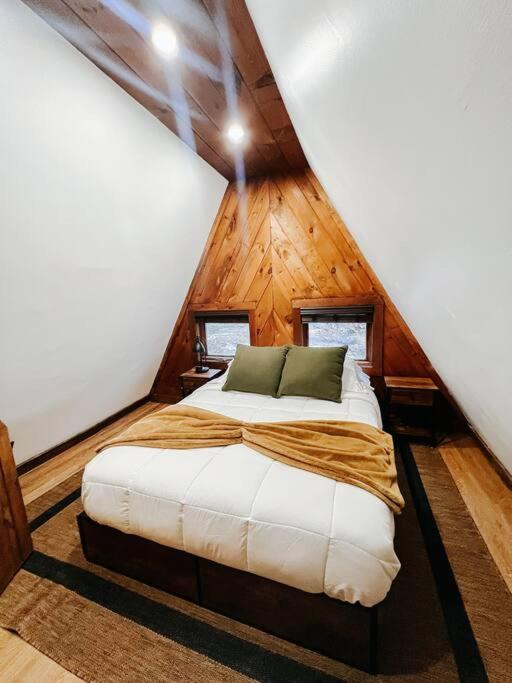 Tamworth New! Cozy & Modern A-Frame In The Woods W/Hot Tub 빌라 외부 사진