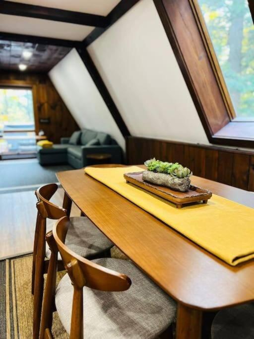 Tamworth New! Cozy & Modern A-Frame In The Woods W/Hot Tub 빌라 외부 사진