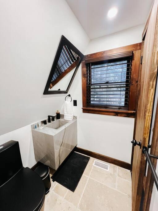 Tamworth New! Cozy & Modern A-Frame In The Woods W/Hot Tub 빌라 외부 사진