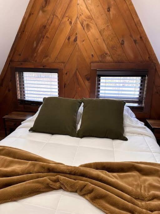Tamworth New! Cozy & Modern A-Frame In The Woods W/Hot Tub 빌라 외부 사진