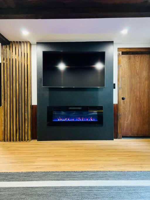Tamworth New! Cozy & Modern A-Frame In The Woods W/Hot Tub 빌라 외부 사진