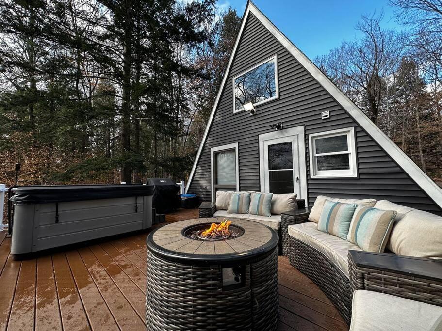 Tamworth New! Cozy & Modern A-Frame In The Woods W/Hot Tub 빌라 외부 사진